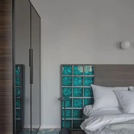 Resume Apartments, Swimmer Corner No 2 *