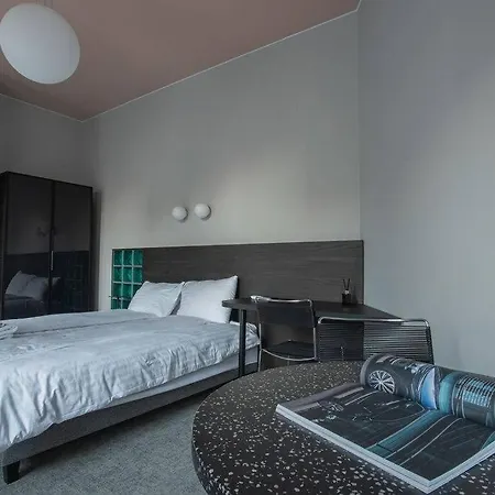 Resume Apartments, Swimmer Corner No 2 *