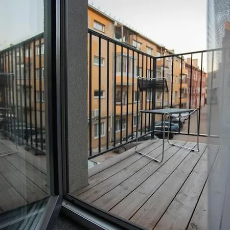 Resume Apartments, Swimmer Corner No 2